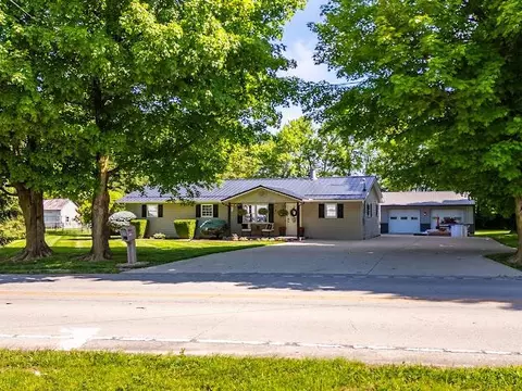 266 S High St, Leesburg, OH 45135