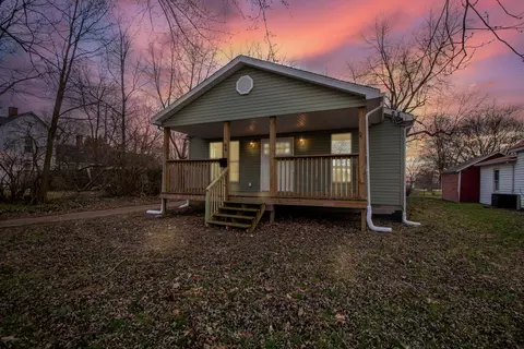 94 Main St, Bloomingburg, OH 43106