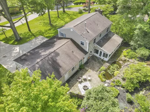 735 Mount Parnassus Dr, Granville, OH 43023