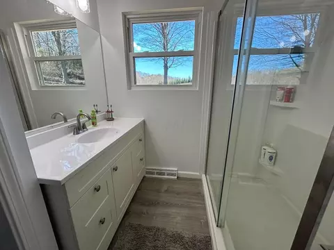 Bath - 11295 Techniglas Rd, Newark, OH 43055 photo 2 of 3