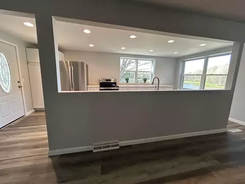 Kitchen - 11295 Techniglas Rd, Newark, OH 43055 photo 4 of 4