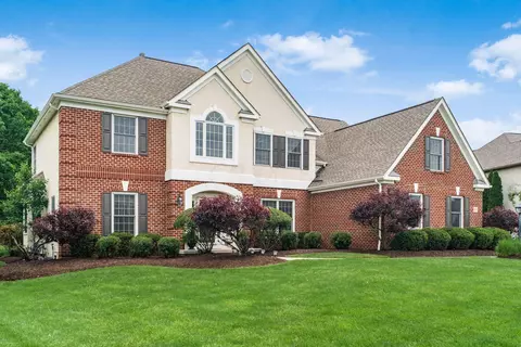 7686 Blue Fescue Dr, Westerville, OH 43082