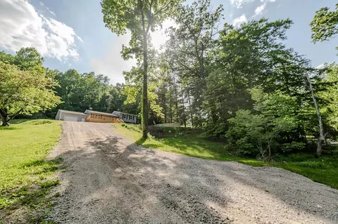 10219 State Route 664 N, Logan, OH 43138