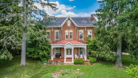 70 W School Ave, Mcconnelsville, OH 43756