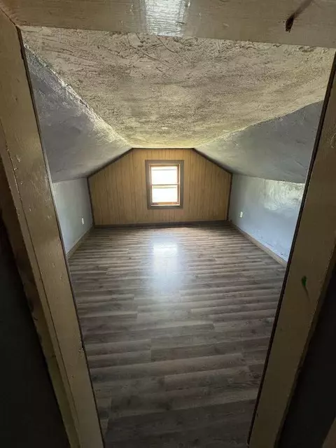 Bedroom - 305 W Mill St, Mcarthur, OH 45651 photo 3 of 4