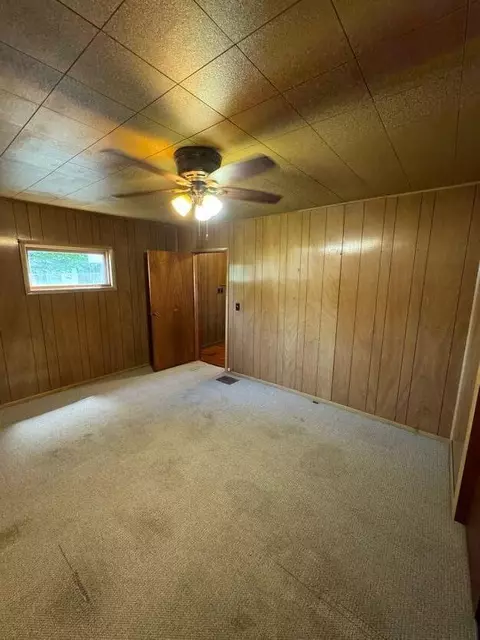 Bedroom - 305 W Mill St, Mcarthur, OH 45651 photo 1 of 4