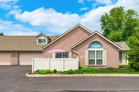 4004 Malbec Dr #11, Gahanna, OH 43230