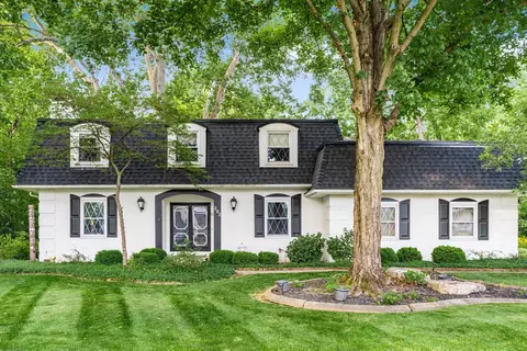 202 Academy Ct W, Columbus, OH 43230