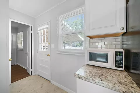 Entry Way - 388 Derrer Rd, Columbus, OH 43204 photo 1 of 2