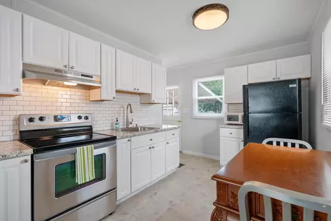 Kitchen - 388 Derrer Rd, Columbus, OH 43204 photo 4 of 4