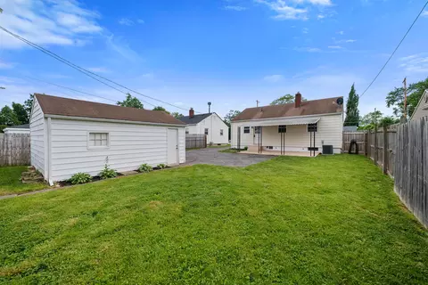 Exterior - 388 Derrer Rd, Columbus, OH 43204 photo 3 of 15