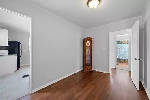 Entry Way - 388 Derrer Rd, Columbus, OH 43204 photo 2 of 2