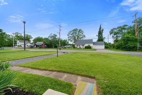 Exterior - 388 Derrer Rd, Columbus, OH 43204 photo 11 of 15