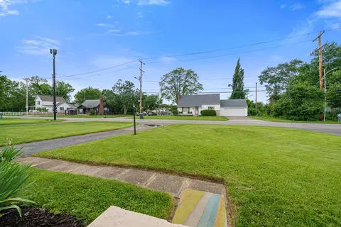 Exterior - 388 Derrer Rd, Columbus, OH 43204 photo 12 of 15