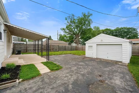 Exterior - 388 Derrer Rd, Columbus, OH 43204 photo 8 of 15