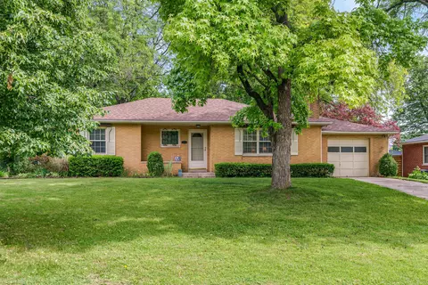 1150 Trentwood Rd, Columbus, OH 43221