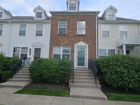 1006 Hartford Village Blvd, Columbus, OH 43228
