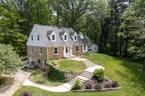 5461 Fairmount Rd, Heath, OH 43056