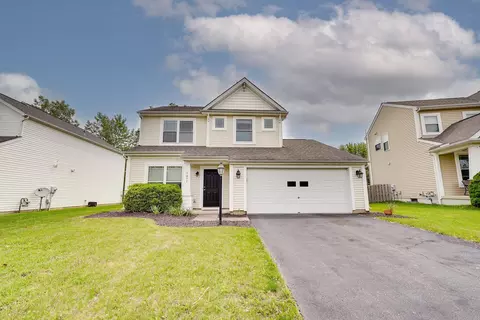 7977 Aspen Ridge Dr, Blacklick, OH 43004