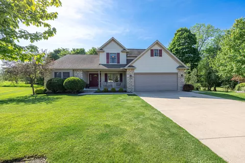 704 Stone Hollow Pl, Bellefontaine, OH 43311