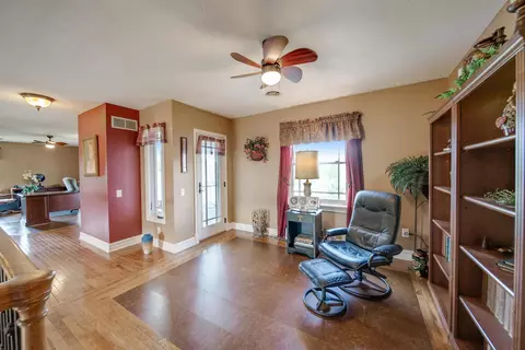 Entry Way - 1518 Eagle Pass Dr, Marion, OH 43302 photo 4 of 4