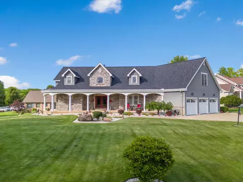 Exterior - 1518 Eagle Pass Dr, Marion, OH 43302 photo 2 of 13