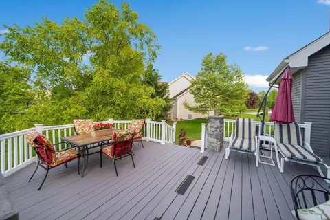 Exterior - 1518 Eagle Pass Dr, Marion, OH 43302 photo 10 of 13