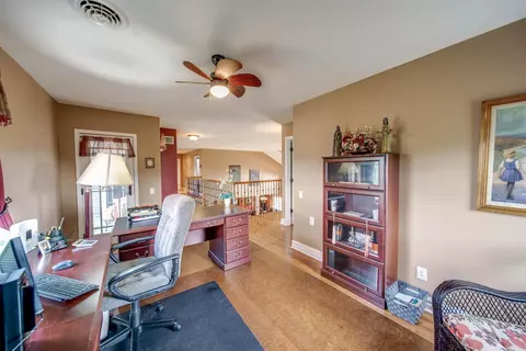 Entry Way - 1518 Eagle Pass Dr, Marion, OH 43302 photo 3 of 4