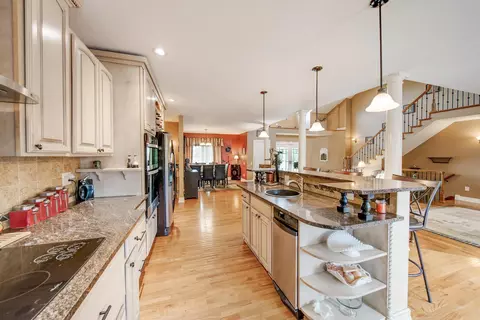 Kitchen - 1518 Eagle Pass Dr, Marion, OH 43302 photo 4 of 6