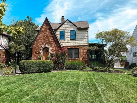 976 S Cassingham Rd, Columbus, OH 43209