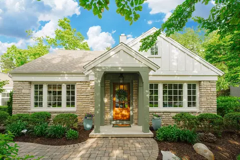 2630 Chester Rd, Upper Arlington, OH 43221