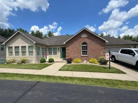 564 Edgehill Cir, Logan, OH 43138