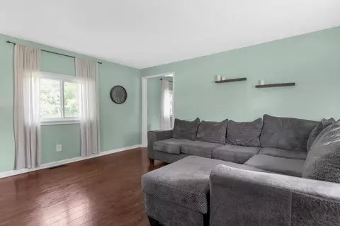 Living - 11601 Burro Ln, Orient, OH 43146 photo 2 of 2