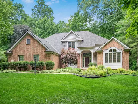 10415 Hoover Woods Rd, Galena, OH 43021