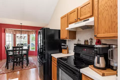 Kitchen - 5979 Westbend Dr, Galloway, OH 43119 photo 5 of 5