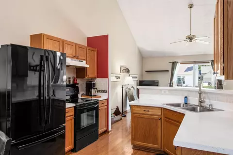 Kitchen - 5979 Westbend Dr, Galloway, OH 43119 photo 1 of 5