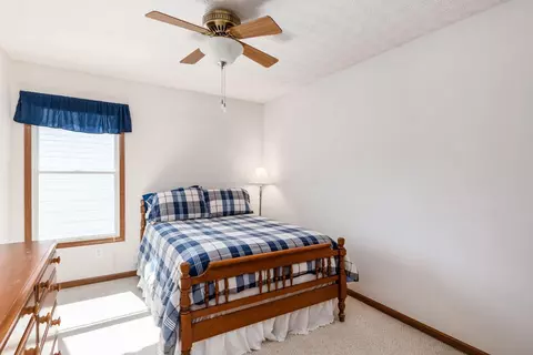 Bedroom - 5979 Westbend Dr, Galloway, OH 43119 photo 4 of 5