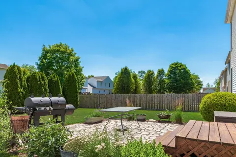 Exterior - 5979 Westbend Dr, Galloway, OH 43119 photo 4 of 7