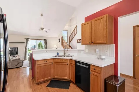 Kitchen - 5979 Westbend Dr, Galloway, OH 43119 photo 2 of 5
