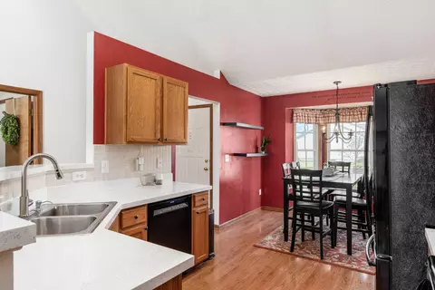 Kitchen - 5979 Westbend Dr, Galloway, OH 43119 photo 3 of 5