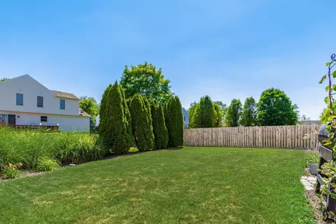 Exterior - 5979 Westbend Dr, Galloway, OH 43119 photo 5 of 7