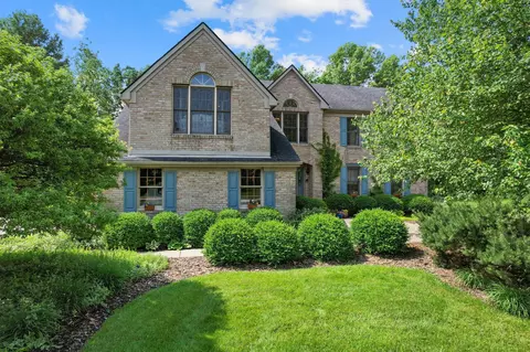 7239 Fox Lake Dr, Blacklick, OH 43004