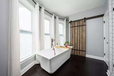 Bath - 1154 E Long St, Columbus, OH 43203 photo 3 of 5