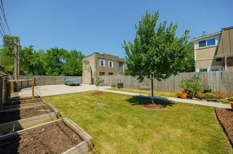 Exterior - 1154 E Long St, Columbus, OH 43203 photo 9 of 14