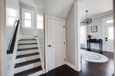 Entry Way - 1154 E Long St, Columbus, OH 43203 photo 6 of 7