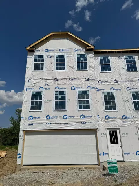125 Coyote Willow Dr, Etna, OH 43068