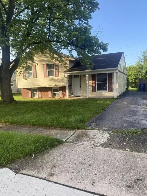 3183 Caralee Dr, Columbus, OH 43219