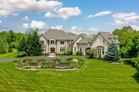 1760 Woodland Hall Dr, Delaware, OH 43015