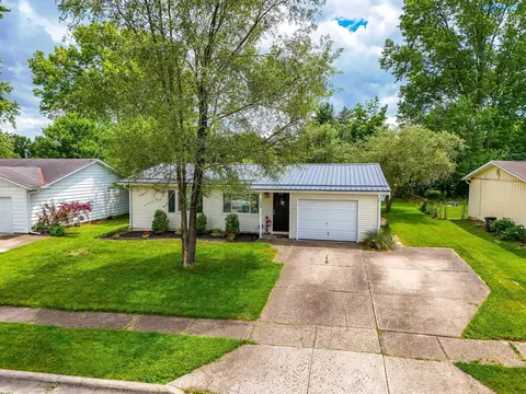 609 Palace Ln, Columbus, OH 43230