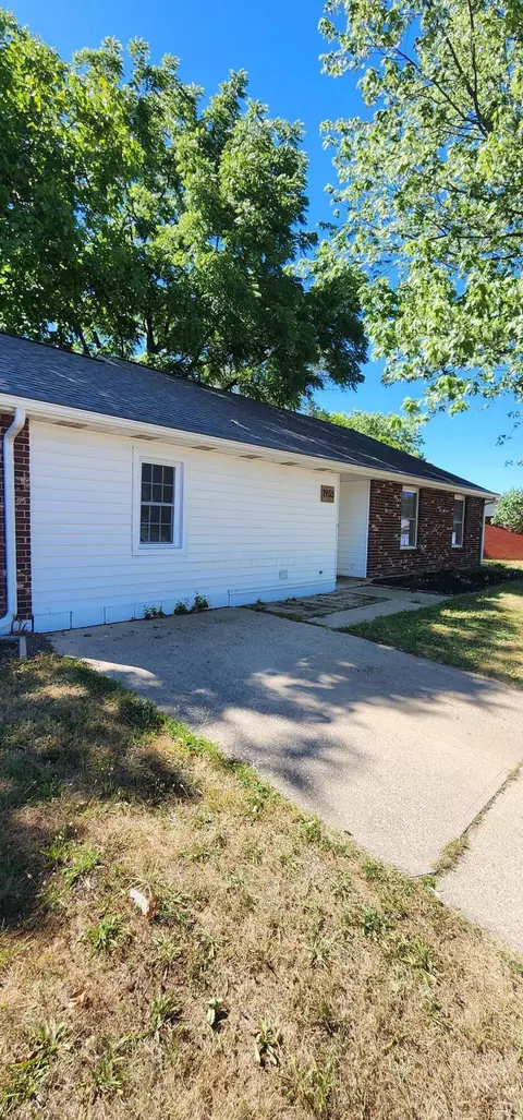 Exterior - 1955 Ottawa Dr, Circleville, OH 43113 photo 3 of 3
